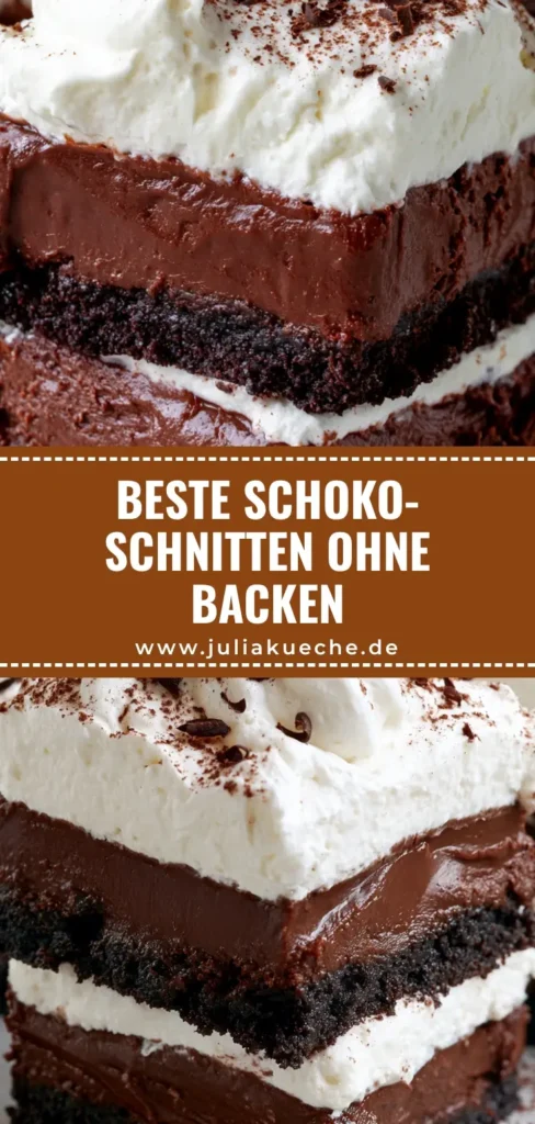Schokoladen-Schnitten ohne Backen: Das ultimative cremige Dessert-Rezept 4 Gestapelte Schokoladen-Schnitten ohne Backen mit Keksboden, dunkler Ganache und Sahnehaube.