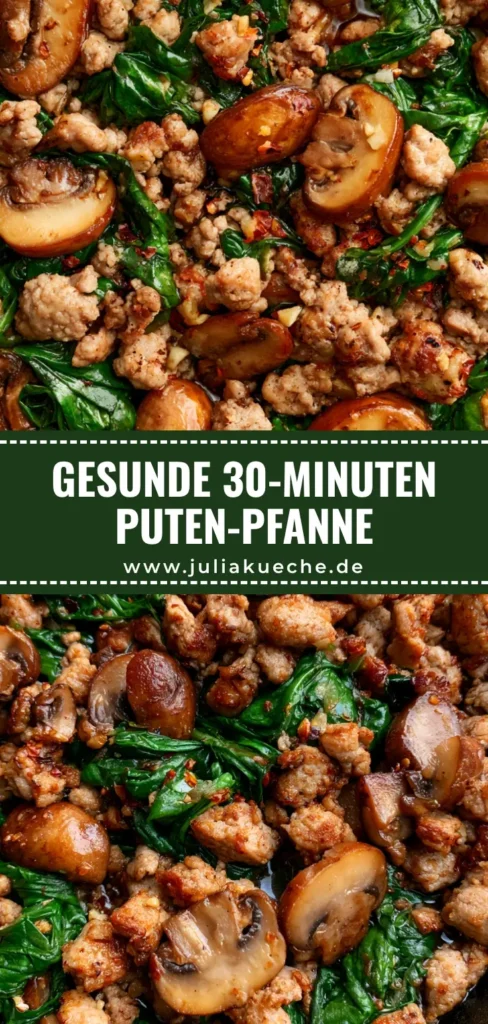 Nahaufnahme einer rustikalen gusseisernen Pfanne mit Putenpfanne mit Spinat, Champignons und Chiliflocken auf einem Holztisch.